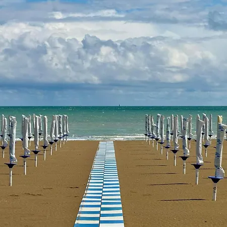 Apartment De Lux Swimming Pool, Parking, Garden 2 Caorle